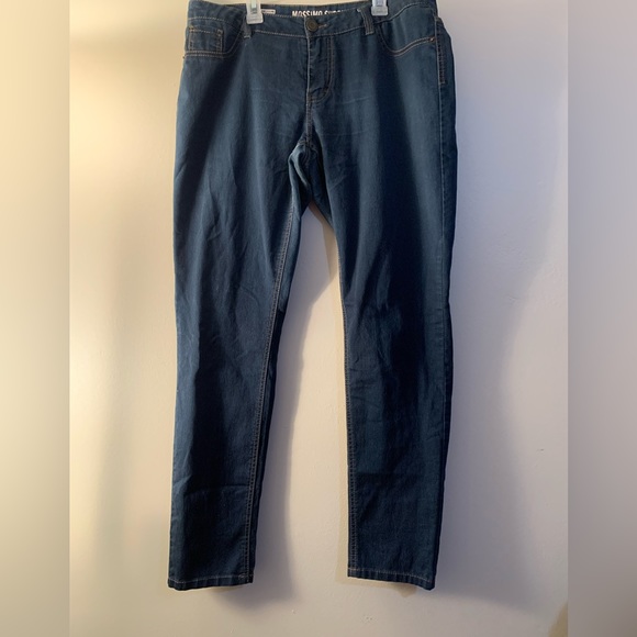 Jeans - Picture 3 of 4